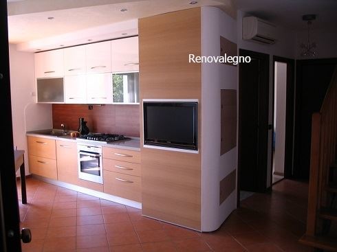 Cucina moderna su misura-rovere/laccato lucido-Renovalegno Preventivi 3200524112