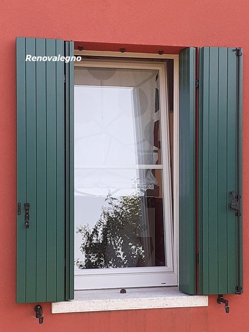 Riverniciatura scuri-Renovalegno- Padova-Mestre-Treviso-Vicenza-Renovalegno preventivi veloci compila subito il modulo online per te SCONTO 5% oppure 3200524112 whatsapp